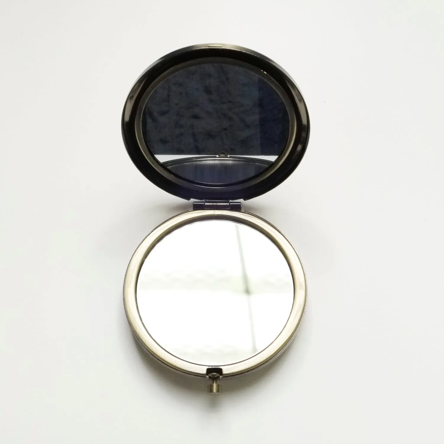 Bronze Round Pocket Compact Mirror with a Touch of Sustainability (2 left)